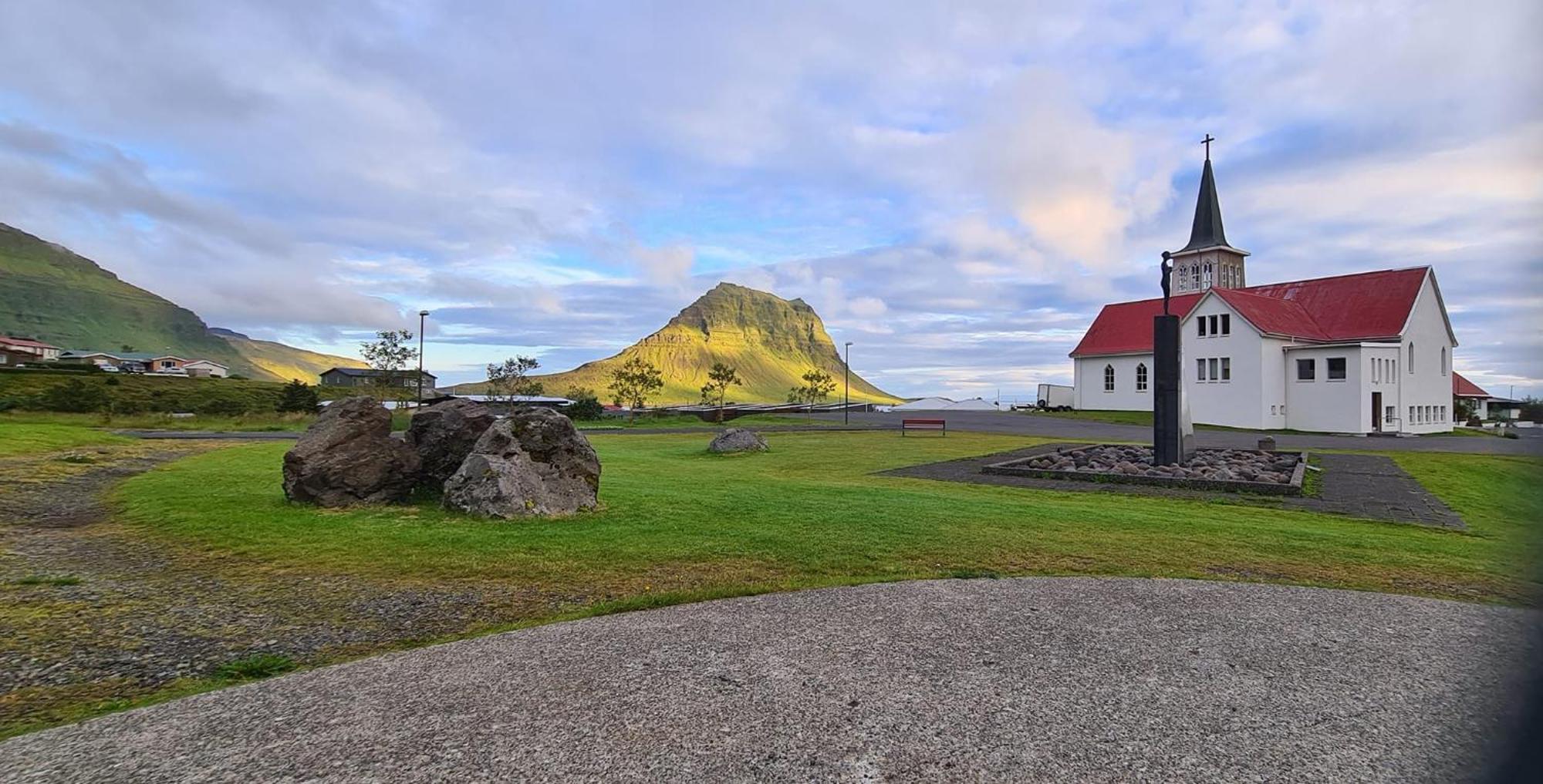 Bjarg Apartments Grundarfjordur Exterior photo